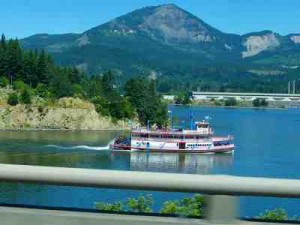 スチームホィールボート