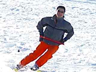 素晴らしい高い姿勢で、板がたわんでいます。思わず笑顔が出てしまいました