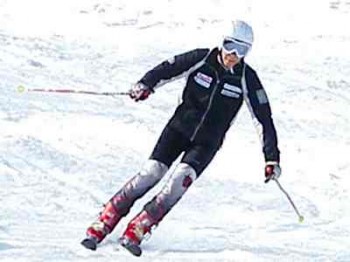 大きい体を上手く使ってのターンです