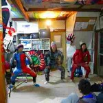 ワンピー姿で氣志團の踊りを披露 ワンピー姿で氣志團の踊りを披露