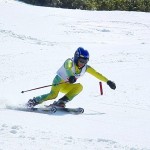 右膝の曲がり角度も90度以下で素晴らしいフォームを後押ししています