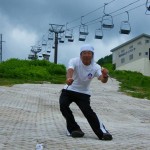 珍しく帽子をかぶり、ドライバーストックでマキシマムフォームの私