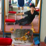 鏡に向かってのフォーム作りは大切