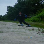 エッヂ角も相当深くなり、板がたわんでいます