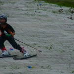 パワーライン（肩→外腰→絞った膝→足首）がグッドなので板がしなっています◎