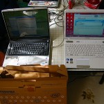 左:やっと復活させてくれて、右の新ダイナブックにデータを送っています