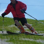 Aフォームも出来つつあり、両スキーがたわんでいます