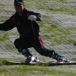 右膝が直角以上に曲がっている理想的フォーム