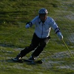 上から狙っている素晴らしく力強いフォーム！