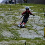 スキーの角度も縦に走らせて加速◎