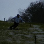 スキーを横に回し過ぎなのが分かります