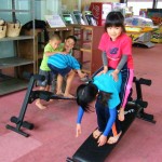 スタンスが狭く不安定！