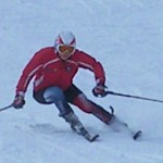 明日は、もっと上体をつぶし、肘を曲げてヘタに滑りましょう