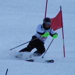 鷲のように獲物を狙い、ウサギを捕らえる理想的アームポジション