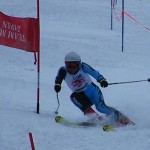 上体の堅さが目立つのでもっとリラックスしましょう