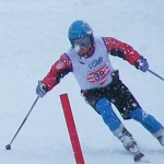 右腕をしっかりあげて理想的です。手首を返すともっと良くなります