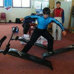 左ターンは左脚に重心が乗りにくいのが分かるお座スキー