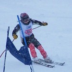 ターンのイニシエーション時に後傾では、その先は大変です。もっと前！