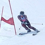 右のヒップが雪面に近くなれればパーフェクト