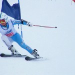 左スキーに全く加重していないのが分かる内倒フォーム