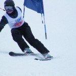 アレッ？美田コーチ　左手が無くなっている！？