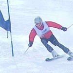 昔竹のポール時代は、右肩を下げての滑りだったけど…