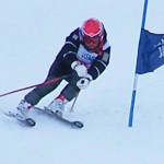 ポールに当たりに行く姿勢が見えすぎです。もっと避けよう！