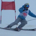 勿体ない上への伸び！ですね。ターン最後まで前傾しましょう