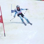 スキーを縦に走らせ、ウェッヂ型も維持◎