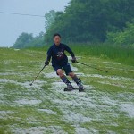 右スキーが外を向いてシェーレン型になるのは何故？