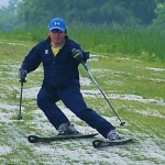 弓なりにしなっている上体と膝が板をたわませています◎