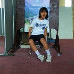 ウワー！右足首が折れている！左足首はエッヂが無い！