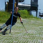 肩と骨盤のレベルが少ない！それは、左腕が下がっているのが原因です