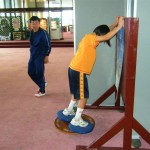 下を向いて、出っ尻が日本式のフォーム? 下を向いて、出っ尻が日本式のフォーム?