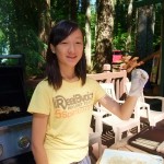 そばで見ている人？焼けたかどうか食べて試す人？