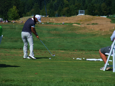 素晴らしい左腰のブロック!スキーと一緒でヒップローテーションは皆無です! 素晴らしい左腰のブロック!スキーと一緒でヒップローテーションは皆無です!