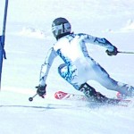 上体のつぶれがきになるフォームです