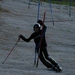 しっかりと２本を倒すシゲ選手