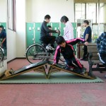 中々難しいんだよね！ツルツル滑るし‥