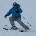 ウワー　スキーが縦に走って後傾に…