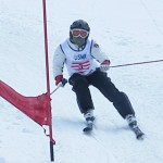 重心が内スキーに乗るAフォーム◎