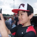 夢中になってシャッターを押すゆ○き選手 夢中になってシャッターを押すゆ○き選手