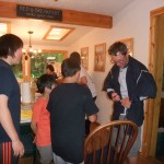 クリスへのプレゼント「甚平さん」に大喜び クリスへのプレゼント「甚平さん」に大喜び