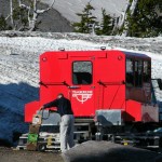 綺麗なティンバーラインの雪上車