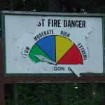 フォレストファイヤーの危険を知らせる案内板