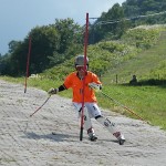 次は上体をもっとターン内側に倒しましょう。内傾角を強く！