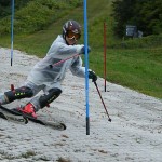 内傾角がついてエッヂ角が深い◎