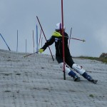 右腕も下からスィングしましょう