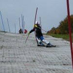 ターン後半に内傾角が強くなっています◎