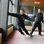 力強いパワーライン（内肩→外腰→絞った膝(10cm×10cm)→足首◎